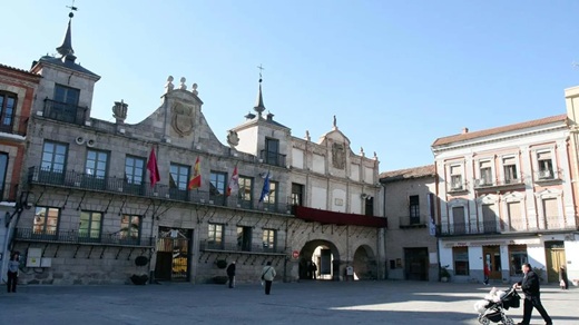 Ayuntamiento y Casa de los Arcos de Medina del CampoDiputacion de Valladolid